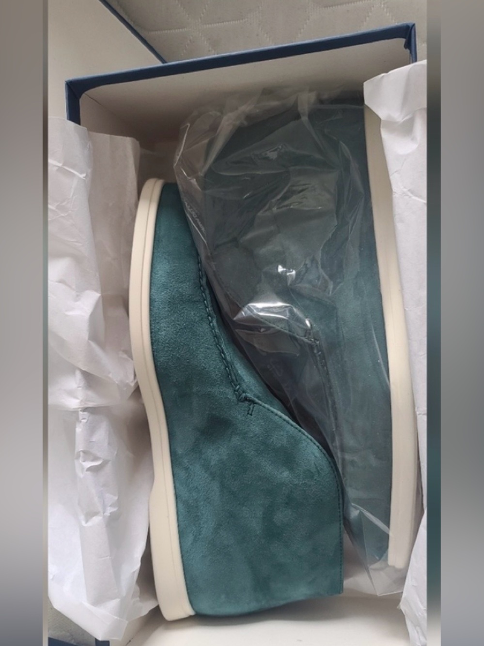NIB Zvelle Women's Teal Suede Ankle Booties by Canadian designer